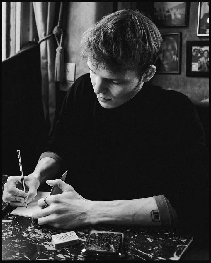 Robert Hahne in a cafe in Vienna